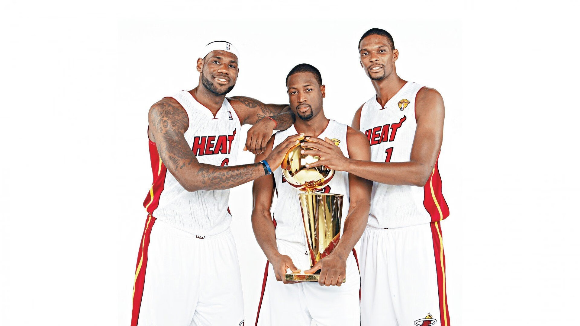 尼克斯火力压制北京队,锡安成为关键先生,当东方长城遇上西方铁锤