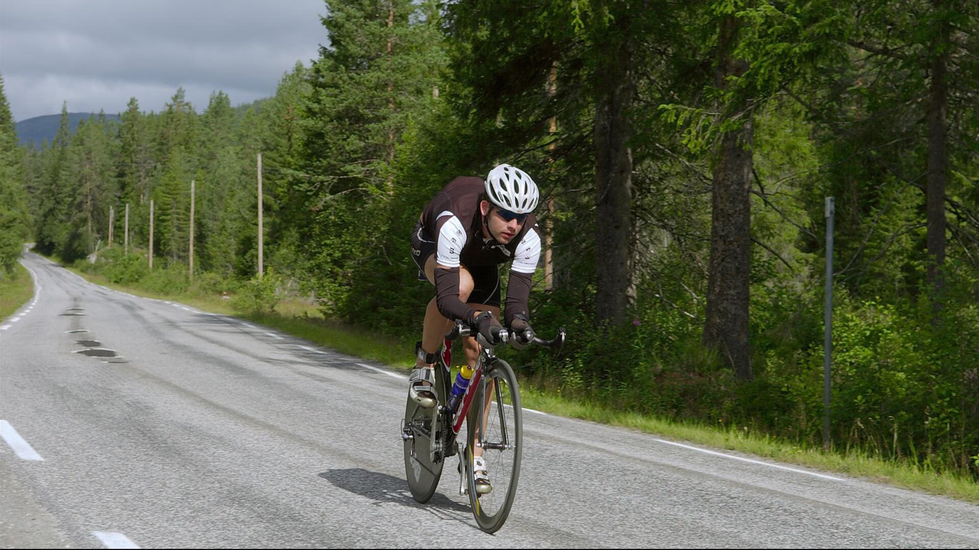 文班亚马爆发撕裂时代，广东队压制凯尔特人改写篮球世界观